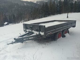 Prepravnik vlečka valník