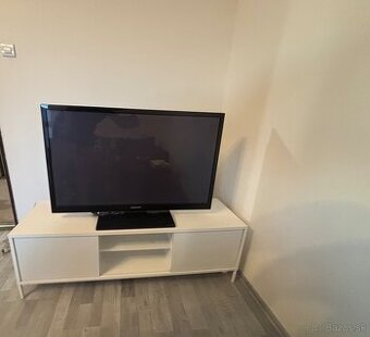 Komoda s TV