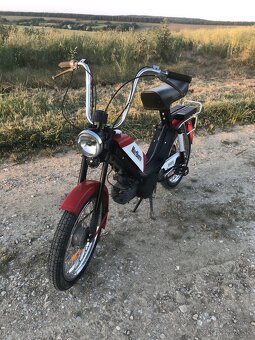Babeta 210 vo farbách Marlboro
