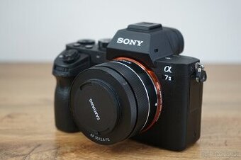 Fotoaparát Sony Alpha A7 II + objektív SAMYANG AF 35mm f/2.8
