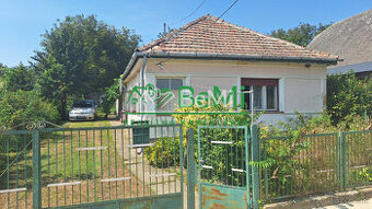 Rodinný vidiecky dom s pozemkom vo výmere 2200 m2  Maďarsko