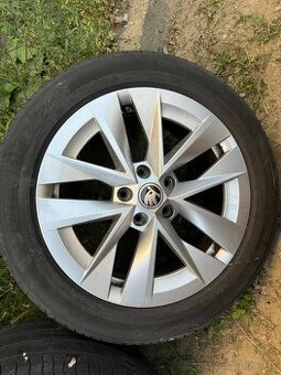 Predám kolesá R17 obute na letních pneumatikách Michelin – t