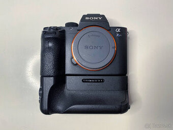 SONY A7S II + Booster + 2 Baterie