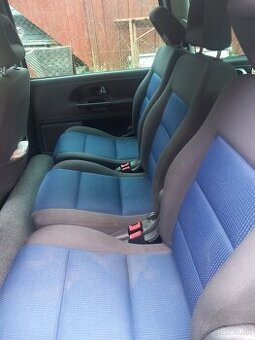 VW Sharan 2006: plato, sedačky