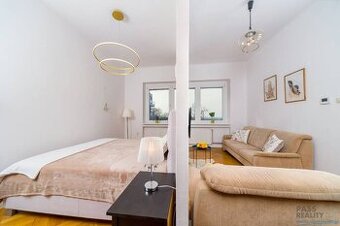 NA PREDAJ veľký 1 izbový byt s impozantnými výhľadmi na hrad