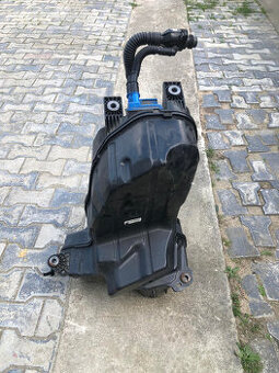 Čerpadlo + nádrž AdBlue Audi Q7 4M (4M0131878BF)