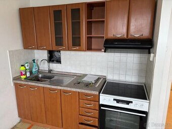 Kuchynska linka + vstavana skrina + kupelnova skrinka