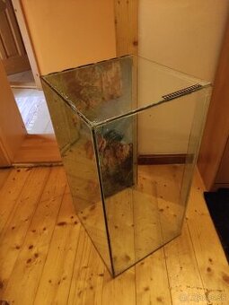 Darujem akvárium - vhodné skôr pre škrečka ako pre rybičky