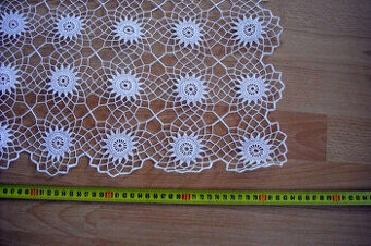 starozitne hackovane cipkove decky