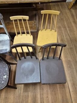 Darujem 8 ks stoličiek za odvoz