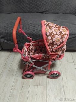 Detský kočík použity len v interiéri.