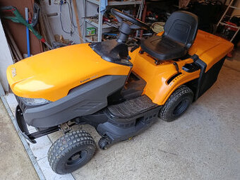 Záhradný traktor Stiga Estate 3084 H