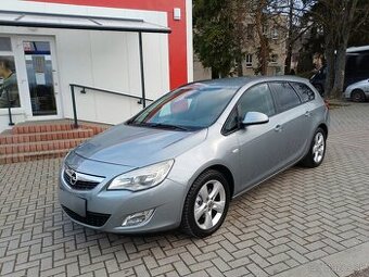 Opel Astra J Sports Tourer 1.7CDTi 81KW R.V.03/2013 M6 COSMO