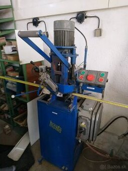 Stroje na výrobu plastových okien