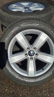 Originál VW Tiguan R17 – téměř nové pneu 98 % Top