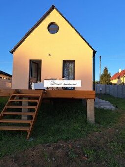 Novostavba menšieho RD v obci Malé Chyndice len hodinu autom