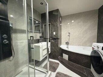 Prenájom: 4 izbový byt + LOGGIA + PIVNICA