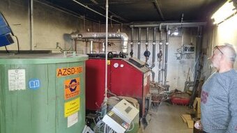 Automatická kotolňa na biomasu Hamech KWH-95, 95 kW, so záso