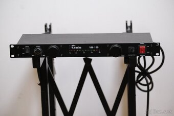 rackový rozvádzač napätia T.racks VM-100