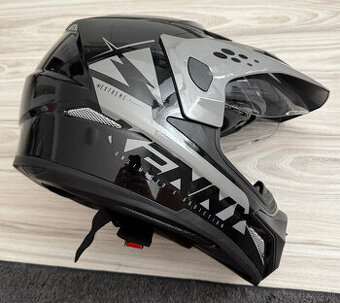 KENNY Extreme black prilba