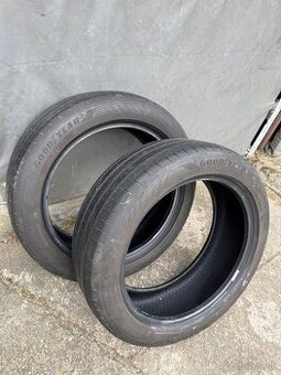 2ks 215/50 R18 Goodyear F1