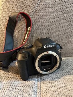 Canon EOS 2000D + 3x objektív + blesk