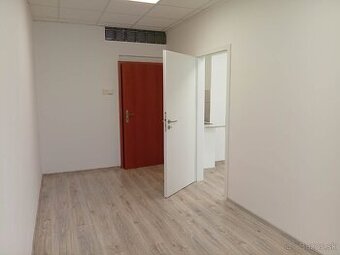 Na prenájom kancelárie (aj jednotlivo) Banská Bystrica
