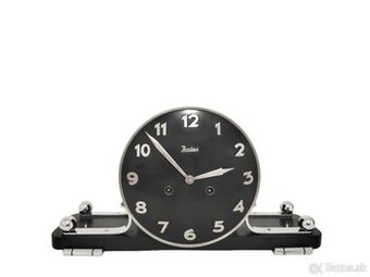 funkcionalistické hodiny Junghans