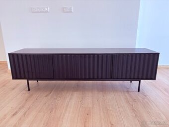 Predám dizajnový TV stolík TEULAT SIERRA 3D – čierny