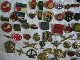 Ponuka: zbierka starých rôznych odznakov 1 (pozri fotky):