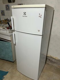 Chladnička s mrazničkou Electrolux - 1