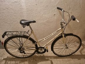 starší bicykel po meste