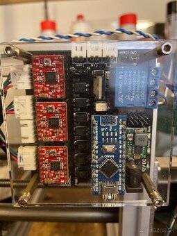 CNC frezka v demonte