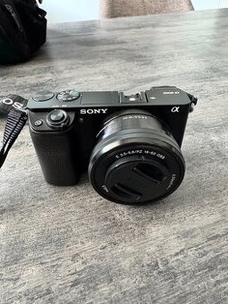 Sony A6000 + (16–50mm a 55–210mm), púzdro LowePro