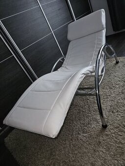Relaxačné polohovacie kreslo
