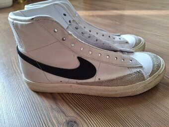 Nike tenisky v.40,5