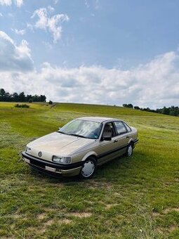 VW Passat B3 GL 1.8 benzín (zlatá farba) - 1