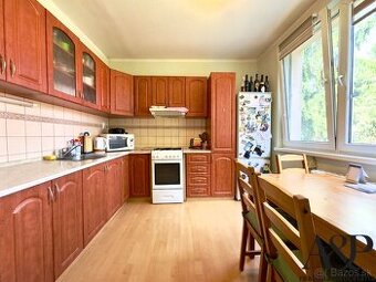 NA PREDAJ 2 IZB. BYT PREROBENÝ NA 3 IZB., 64M2, ŠTEFÁNIKOVA