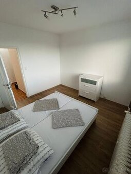 Predám manželskú postel Ikea brimnes 160x200
