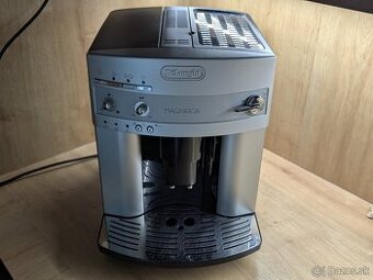 Kávovar Delonghi Magnifica