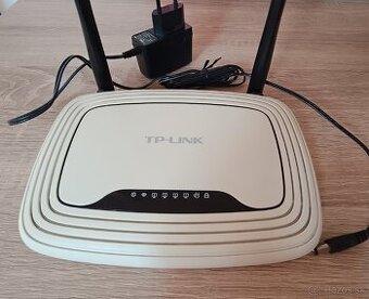 TP-Link WR841N v11 + OpenWRT 19.07.7
