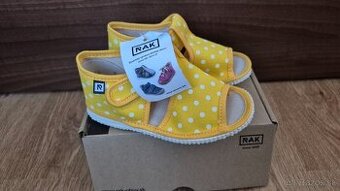 Detske papucky RAK zlte velkost 25 NOVE