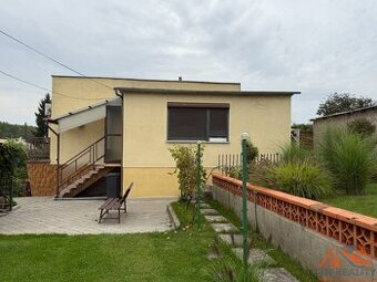 VÝBORNÁ LOKALITA Rodinný dom s garážou Dvory nad Žitavou