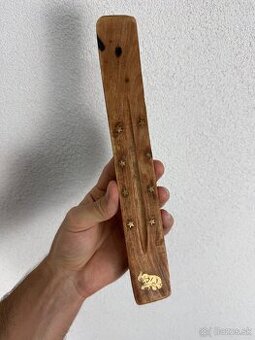 Drevený stojan na vonné sviečky