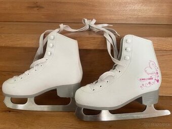 Dievcenske korcule na lad