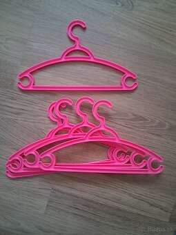 DARUJEM nové detské vešiaky 5 kusov