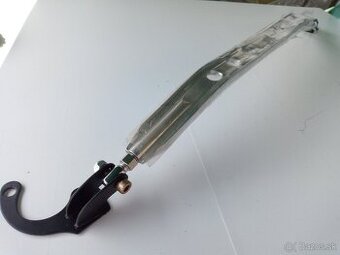 Predná rozpera tlmičov Honda Civic