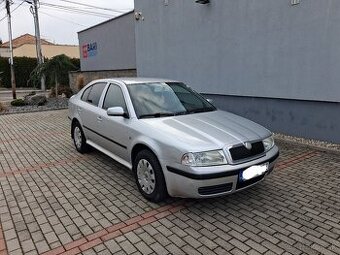Predam škoda octavia 1.6 benzin kw 75 tour r.v 2008