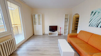 Na prenájom zrekonštruovaný, zariadený 2 izbový byt v Trenčí