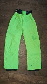 Predam snowboardove oblecenie